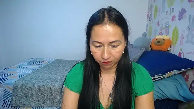 Snapshot of Tyna_b chatting on 07/01/26, 11:04 Tyna b online show from 07/01/26, 11:04