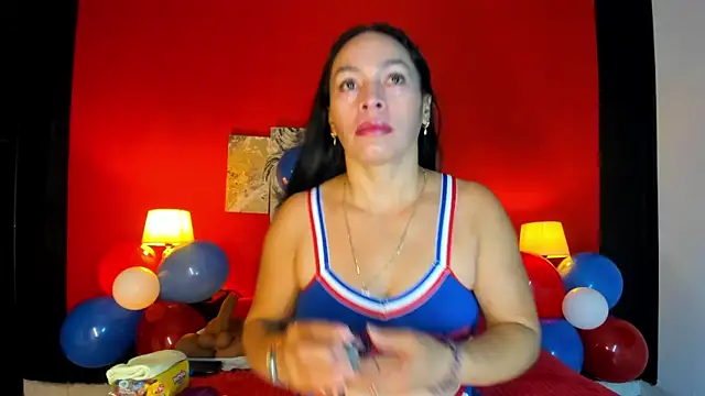 LucianaMadura1 online show from 07/03/26, 10:54
