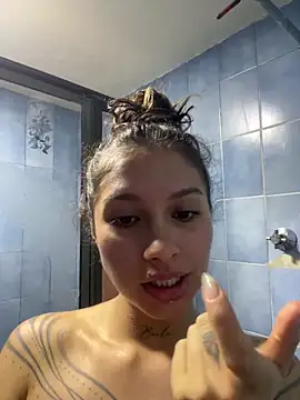 Snapshot of Dreanaa chatting on 06/15/26, 08:55 Dreanaa online show from 06/15/26, 08:55