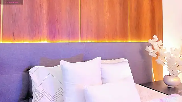 Snapshot of _Megan_Angel_ chatting on 04/15/26, 03:30 Megan Angel online show from 04/15/26, 03:30