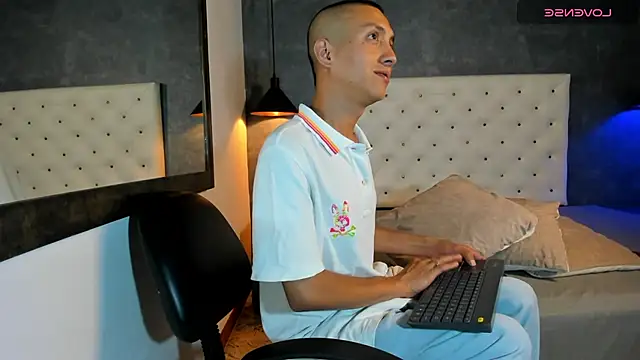 Jara Chick online show from 05/29/26, 08:29
