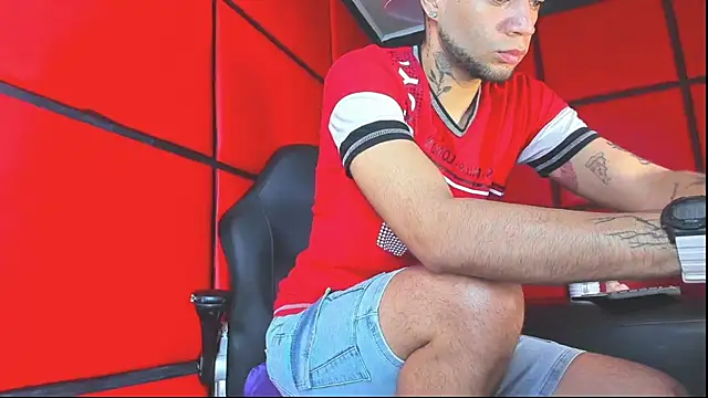 Daniel huge22 online show from 04/12/26, 02:11