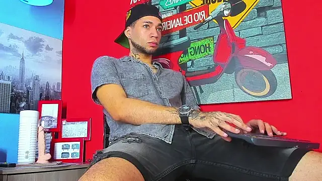 Daniel huge22 online show from 04/14/26, 02:01