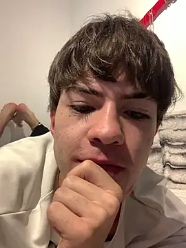 Gato Gatito online show from 04/13/26, 01:55