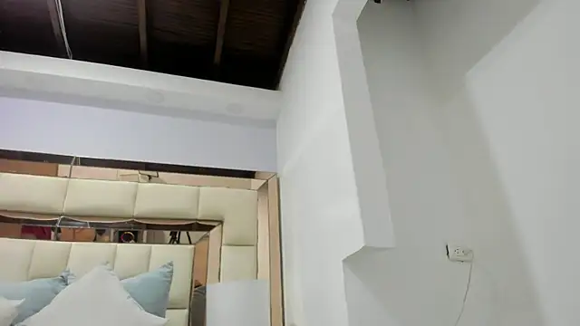 lia damasco online show from 07/16/26, 05:08