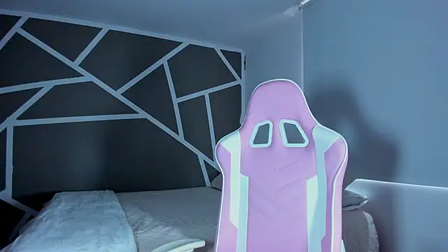 alexa fox0 online show from 04/15/26, 07:58