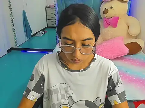 Snapshot of valery_taylor_1 chatting on 04/14/26, 02:28 valery taylor 1 online show from 04/14/26, 02:28