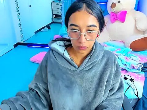 Snapshot of valery_taylor_1 chatting on 04/15/26, 07:21 valery taylor 1 online show from 04/15/26, 07:21