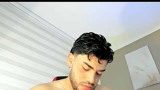 Snapshot of Alexander_Diazz chatting on 04/10/26, 01:16 Alexander Diazz online show from 04/10/26, 01:16