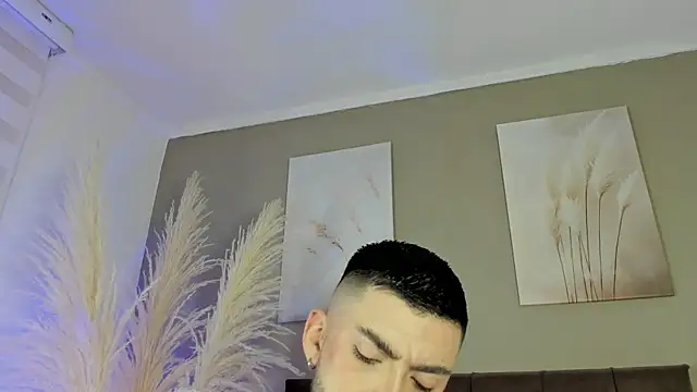 Alexander Diazz online show from 06/01/26, 01:57