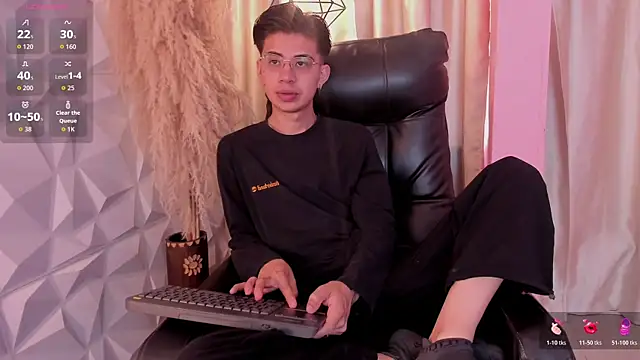 youn rider online show from 04/10/26, 08:13