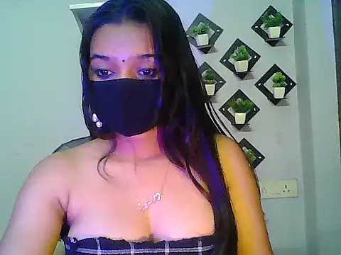 Snapshot of Saxy_Mony002 chatting on 07/28/26, 04:39 Saxy Mony002 online show from 07/28/26, 04:39