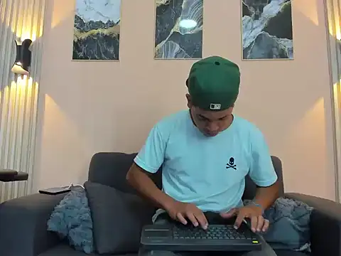 Snapshot of davisito_26 chatting on 04/14/26, 03:45 davisito 26 online show from 04/14/26, 03:45