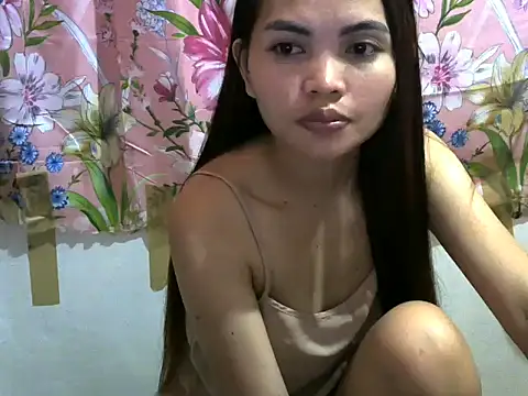 Snapshot of petitegirl123 chatting on 04/07/26, 01:11 petitegirl123 online show from 04/07/26, 01:11