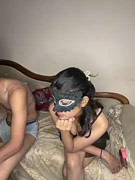 Snapshot of Love_Birds00 chatting on 04/10/26, 09:25 Love Birds00 online show from 04/10/26, 09:25