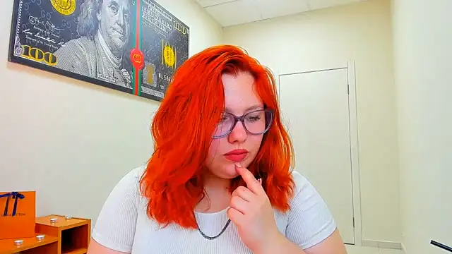 Snapshot of Aillia-Rous chatting on 06/16/26, 06:49 Aillia-Rous online show from 06/16/26, 06:49