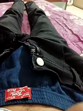 ekwjj online show from 04/14/26, 07:20