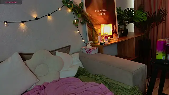 Snapshot of Lumllue chatting on 04/14/26, 09:48 Lumllue online show from 04/14/26, 09:48