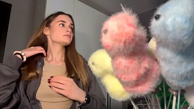 SharellFraleigh online show from 04/18/26, 12:31