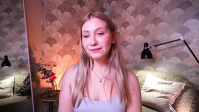 Emilicious online show from 04/10/26, 05:56