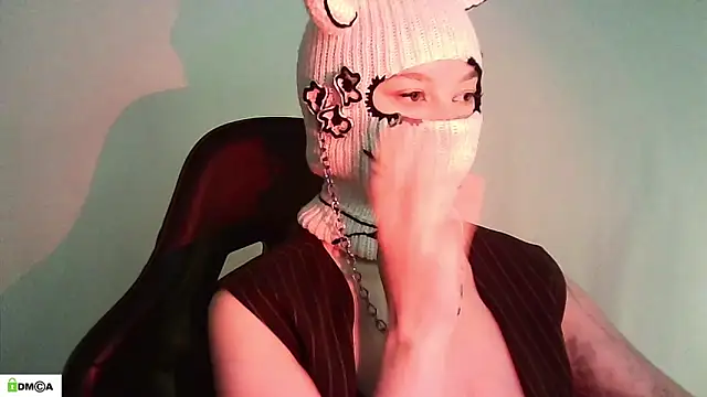 Snapshot of Lymalia chatting on 04/28/26, 02:27 Lymalia online show from 04/28/26, 02:27