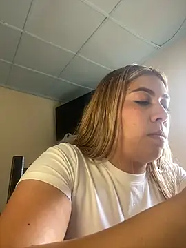  BellaSmith  online show from 07/15/26, 02:55