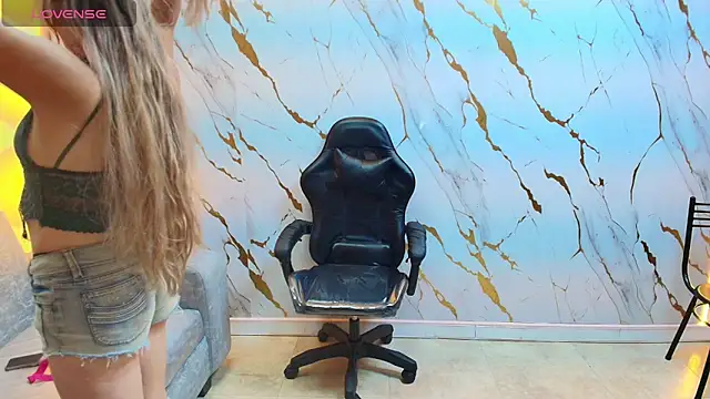 Summer tf online show from 04/15/26, 02:02