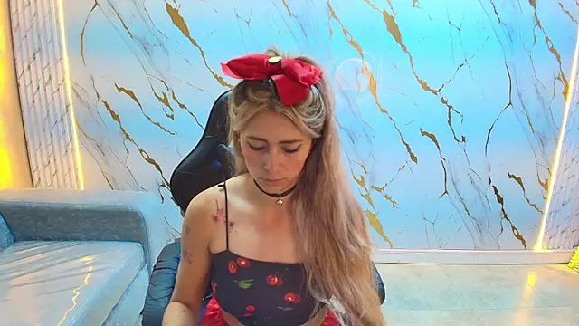 Summer tf online show from 04/17/26, 02:53