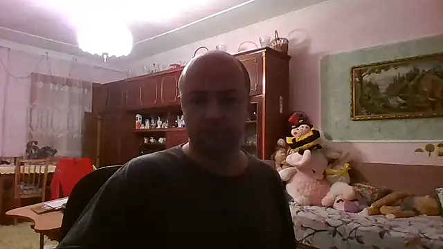 Snapshot of Luceriusbigass chatting on 11/05/25, 06:30 Luceriusbigass online show from 11/05/25, 06:30