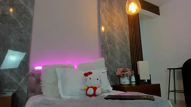 Snapshot of Scarlett_Evanss_ chatting on 04/09/26, 02:33 Scarlett Evanss online show from 04/09/26, 02:33