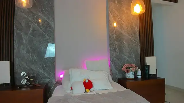 Snapshot of Scarlett_Evanss_ chatting on 04/13/26, 11:48 Scarlett Evanss online show from 04/13/26, 11:48