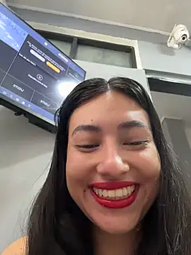 Snapshot of VioletRousee chatting on 07/07/26, 01:48 VioletRousee online show from 07/07/26, 01:48