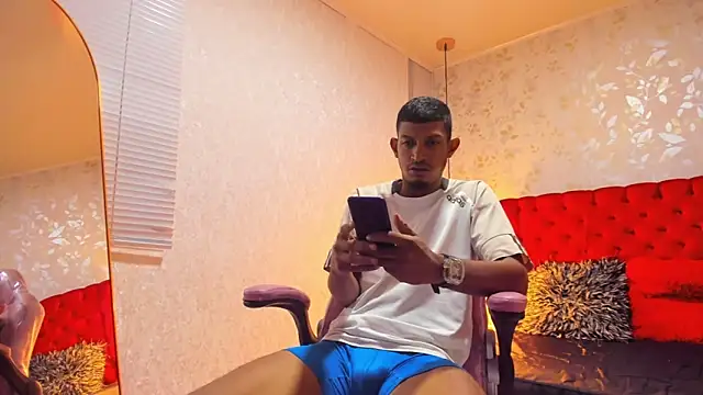 Snapshot of brad_Browns chatting on 04/15/26, 12:56 brad Browns online show from 04/15/26, 12:56