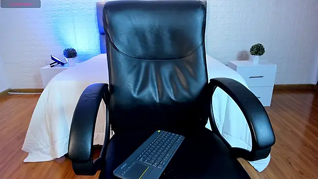 Snapshot of gaialewis chatting on 04/16/26, 03:35 gaialewis online show from 04/16/26, 03:35