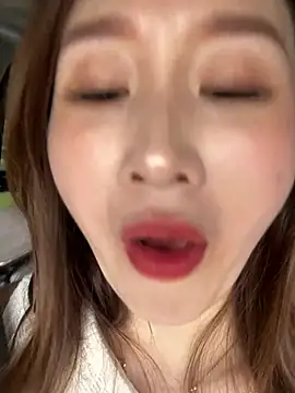 qin205205 online show from 07/03/26, 02:18