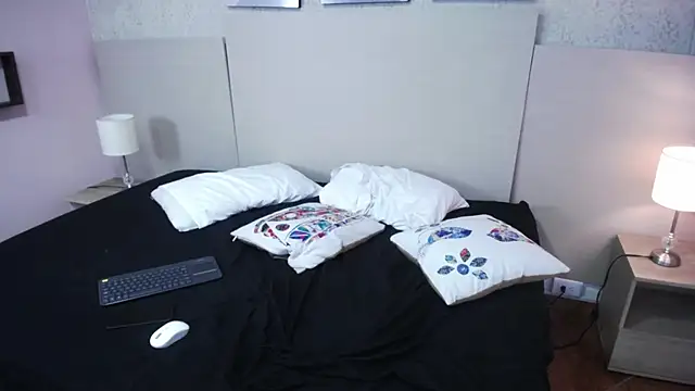 Camille n Shaggy online show from 04/11/26, 07:45