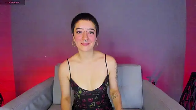 Snapshot of Atheena__ chatting on 04/11/26, 01:26 Atheena online show from 04/11/26, 01:26