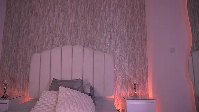 Snapshot of anne_bb chatting on 04/14/26, 07:20 anne bb online show from 04/14/26, 07:20