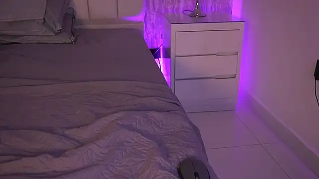 Snapshot of anne_bb chatting on 04/15/26, 07:58 anne bb online show from 04/15/26, 07:58