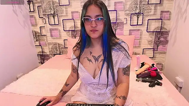 Samanthaa Evanss online show from 04/16/26, 08:20