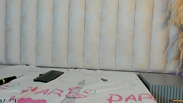 Snapshot of Anniee_collins_ chatting on 04/09/26, 12:32 Anniee collins online show from 04/09/26, 12:32