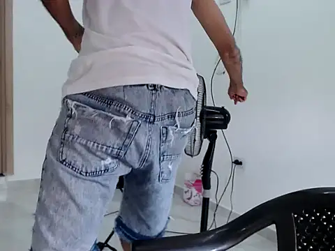 Snapshot of mijoprietosex chatting on 04/12/26, 02:55 mijoprietosex online show from 04/12/26, 02:55