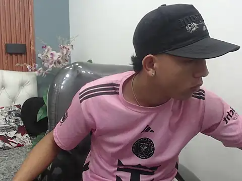 Alexander villa  online show from 04/16/26, 10:23