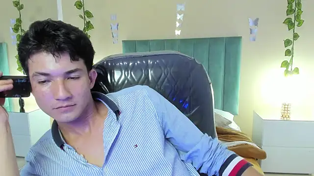 Snapshot of angel_of_sinn chatting on 04/12/26, 04:50 angel of sinn online show from 04/12/26, 04:50