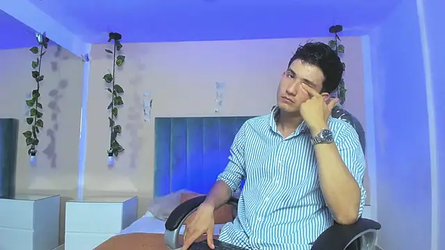 Snapshot of angel_of_sinn chatting on 04/15/26, 04:30 angel of sinn online show from 04/15/26, 04:30