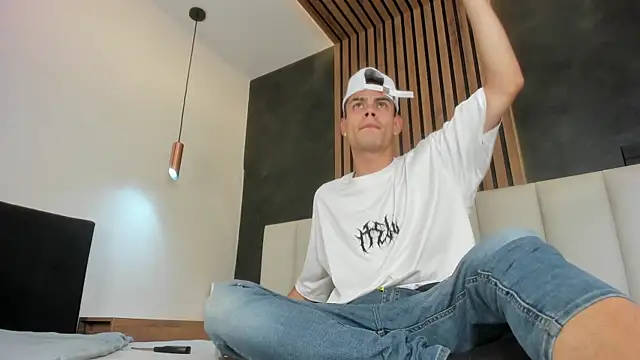 RomeoBoselli   online show from 04/12/26, 11:48