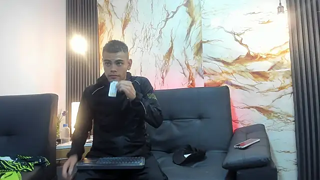 RomeoBoselli   online show from 05/15/26, 11:45