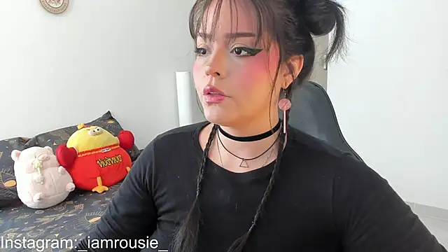 Snapshot of _iamrousie_ chatting on 05/20/26, 01:17 iamrousie online show from 05/20/26, 01:17