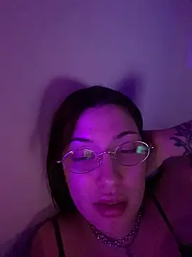 Snapshot of cherryxxox chatting on 04/18/26, 04:05 cherryxxox online show from 04/18/26, 04:05