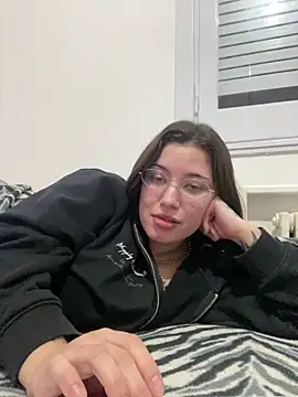 Snapshot of cherryxxox chatting on 04/26/26, 01:03 cherryxxox online show from 04/26/26, 01:03